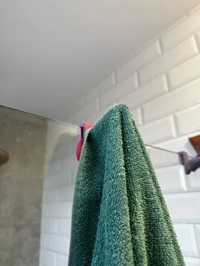 Dick towel hanger